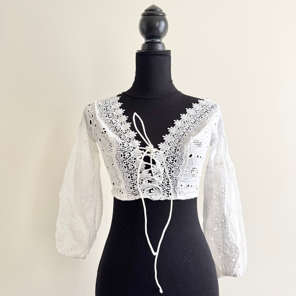 Vintage White Lace-Up Eyelet Crop Top – Size Small - Picture 1 of 2
